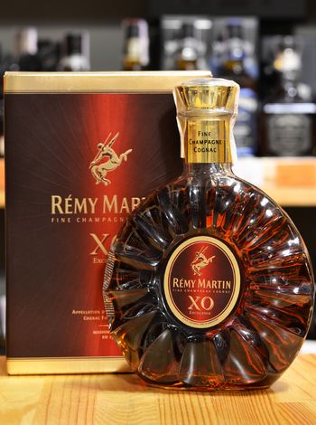 Купить коньяк Excellence, Remy Martin, XO, 0.7л, в коробке