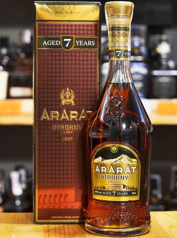 ArArAt 7 років 0.7л в коробці купити в Києві, Одесі | OKwine