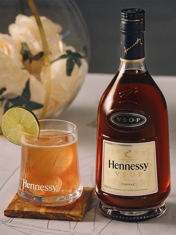 Купить французский коньяк Hennessy, VSOP, 0.35л, в коробке | OKwine