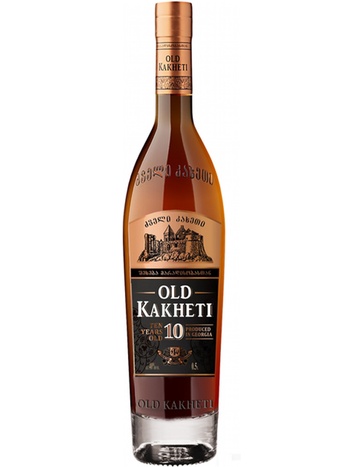 Ерін жалап тұрған қыздың фотосы