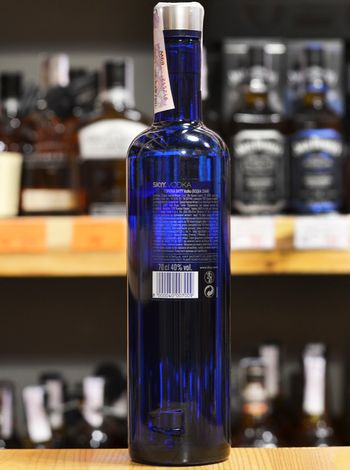 SKYY 0.7л купить водку в Киеве, доставка | OKwine