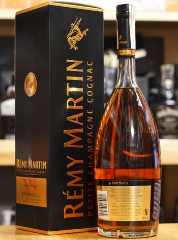 Купить французский коньяк Remy Martin, VS, 1л, в коробке | OKwine