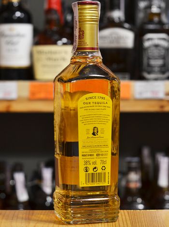 Especial Reposado Jose Cuervo 6 мес 38% 0.7л | OKwine