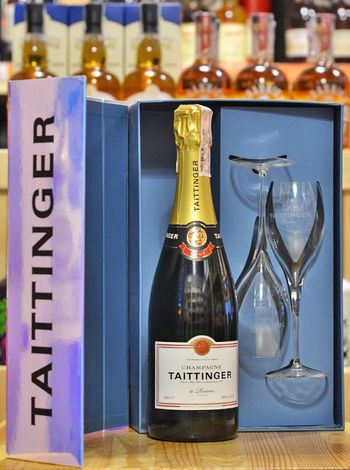 Шампанское Taittinger Brut Reserve, бел., 0.75 л.+2 бокала