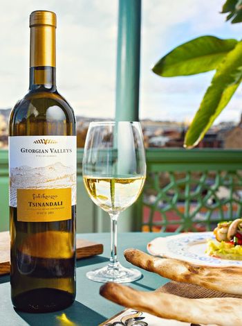 Tsinandali Georgian Valleys купити біле сухе вино 0.75л | OKwine