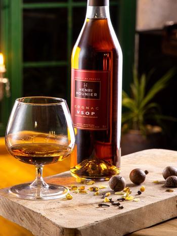 Henri Mounier VSOP 0.7л купить коньяк в коробке | OKwine