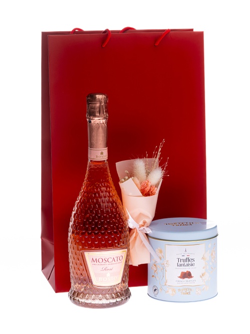 Набор Игристое вино Bosio Rose с трюфелями Chocmod и букетом из сухоцветов Набор Игристое вино Bosio Rose с трюфелями Chocmod и букетом из сухоцветов фото